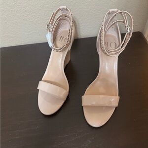 Jennifer Lopez Cream Elegant Heels